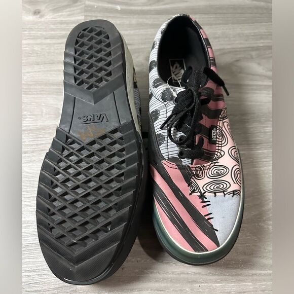 Vans size 8 1/2 - Picture 3 of 10